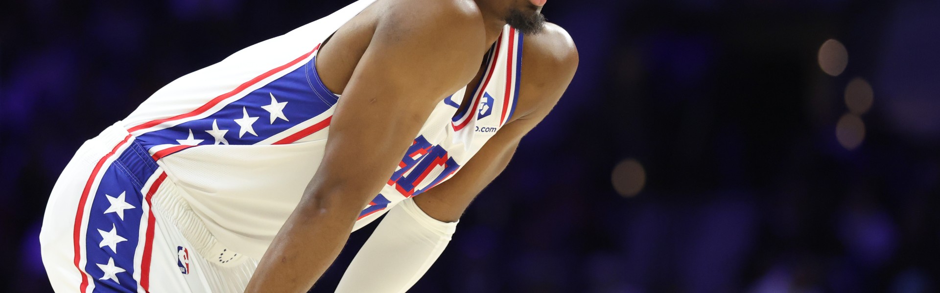 开场就没有进攻状态！马克西22中11空砍26分13助4断 三分9中1