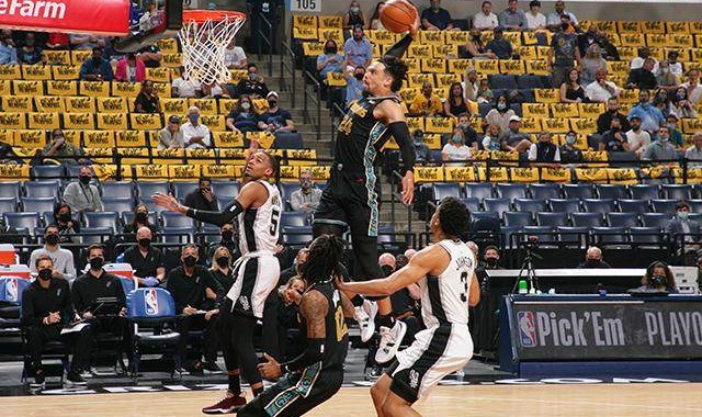 开云-【观察】连续2年无缘季后赛 废墟之中，马刺苦等光明