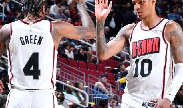 三人被罚下 最多落后25分！火箭神奇逆转坚守西二